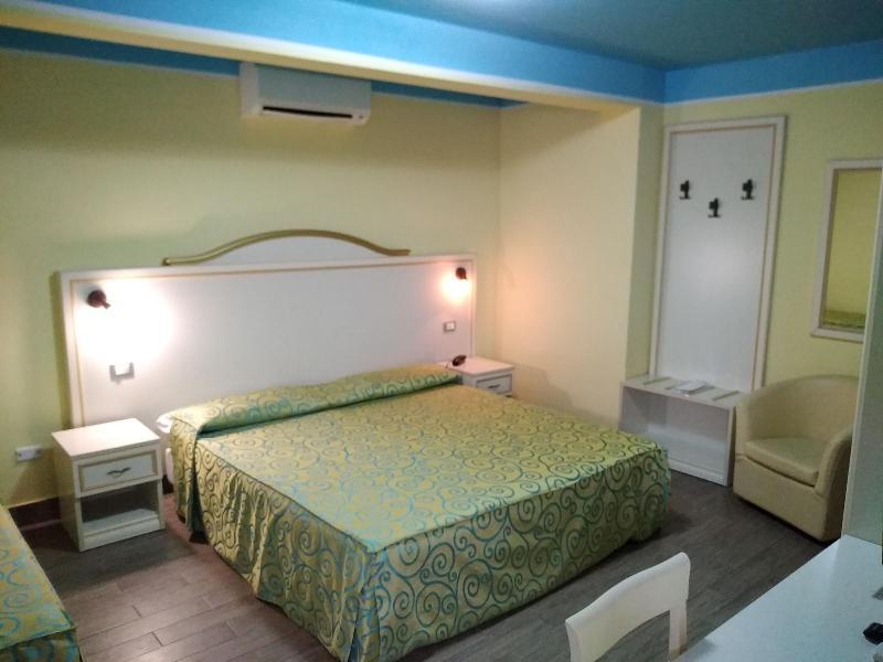 Hotel Villa Aurora Latina Kültér fotó