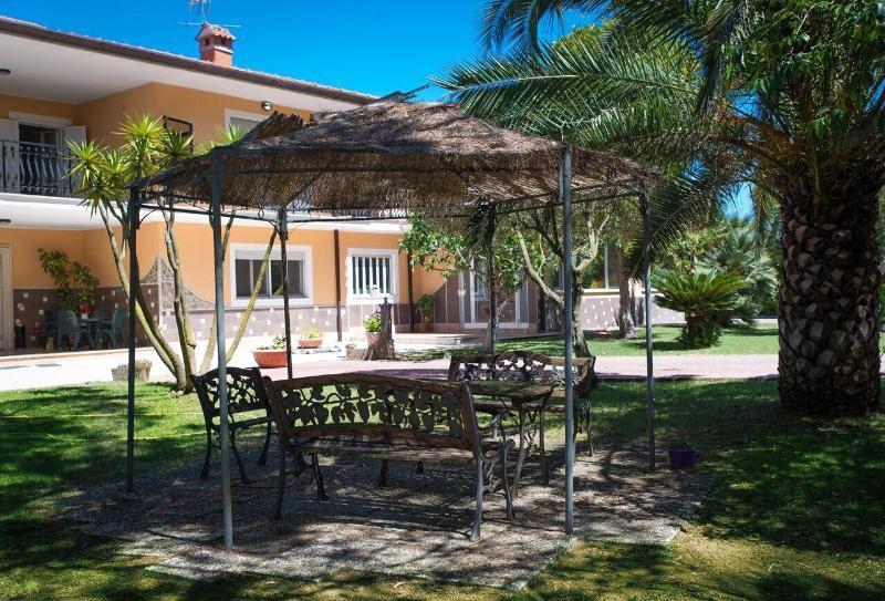 Hotel Villa Aurora Latina Kültér fotó