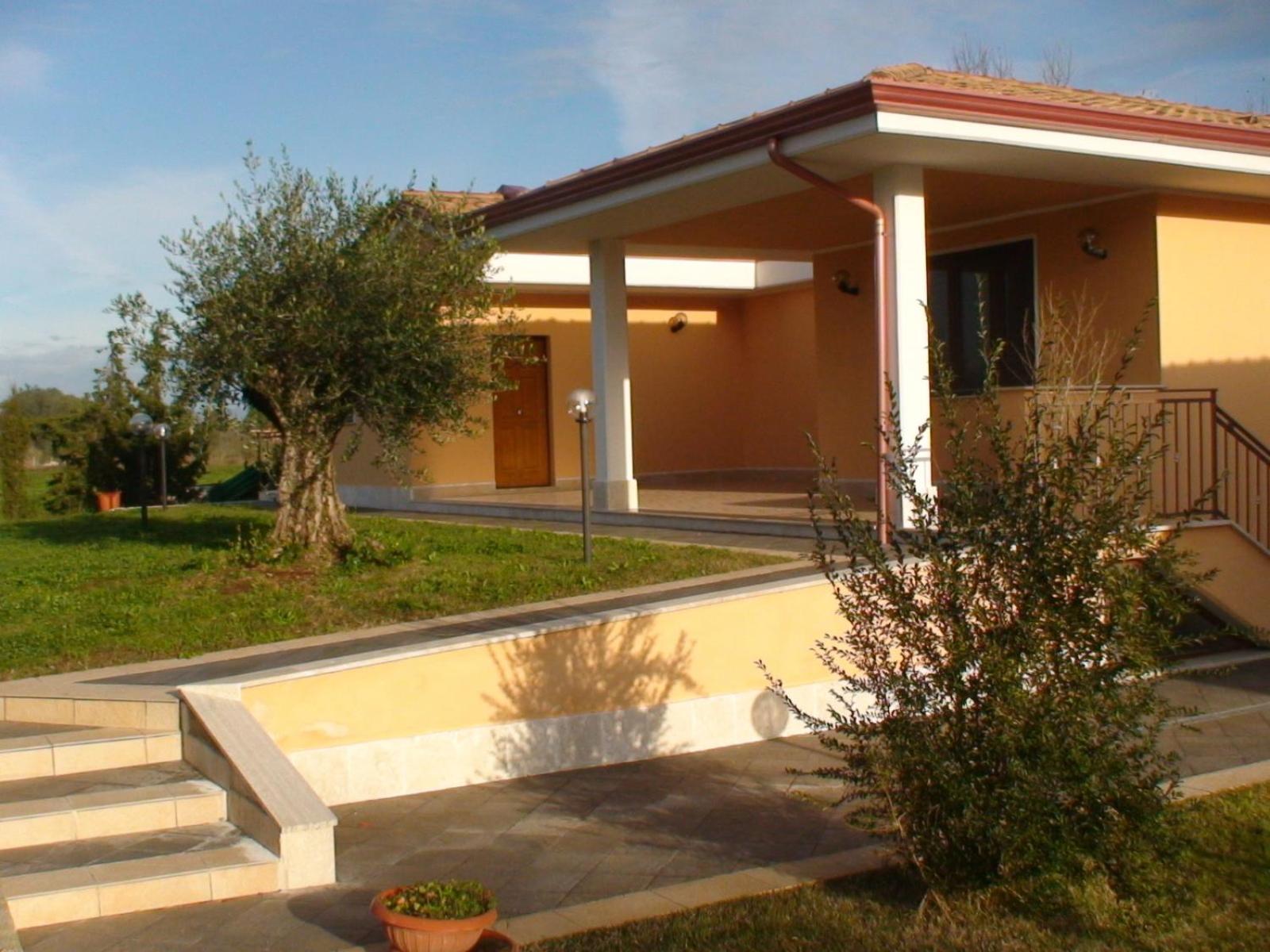Hotel Villa Aurora Latina Kültér fotó