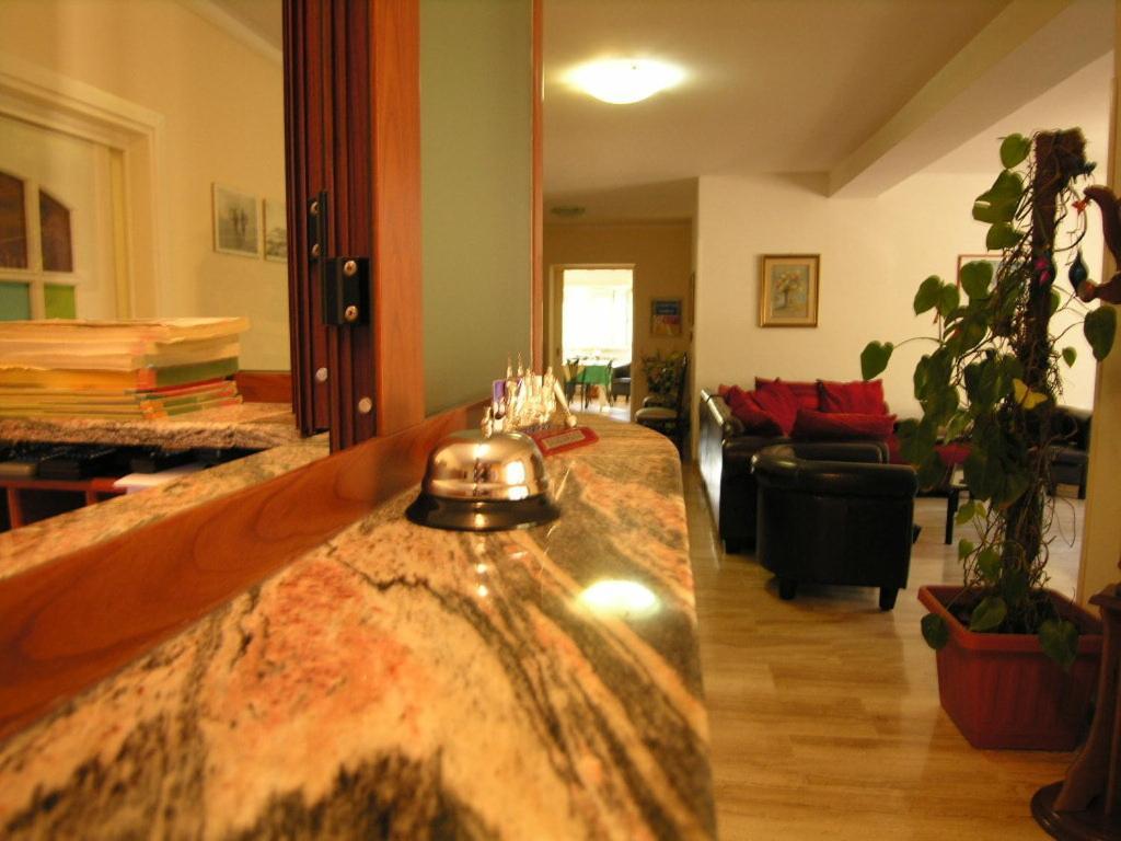 Hotel Villa Aurora Latina Kültér fotó