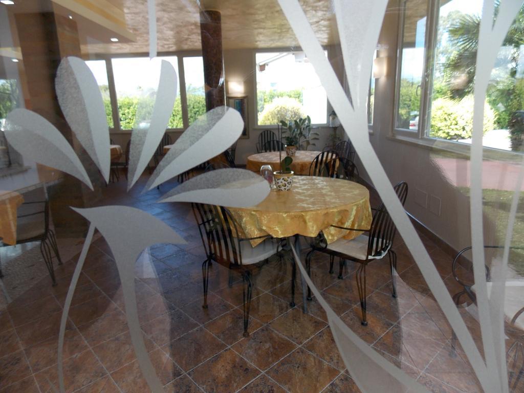 Hotel Villa Aurora Latina Kültér fotó