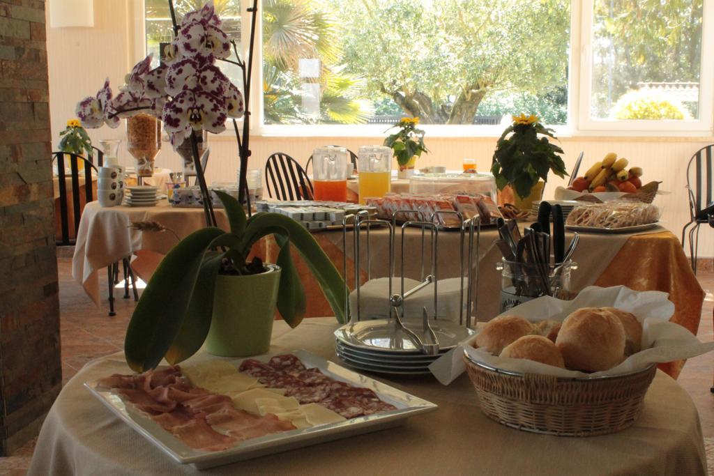 Hotel Villa Aurora Latina Kültér fotó