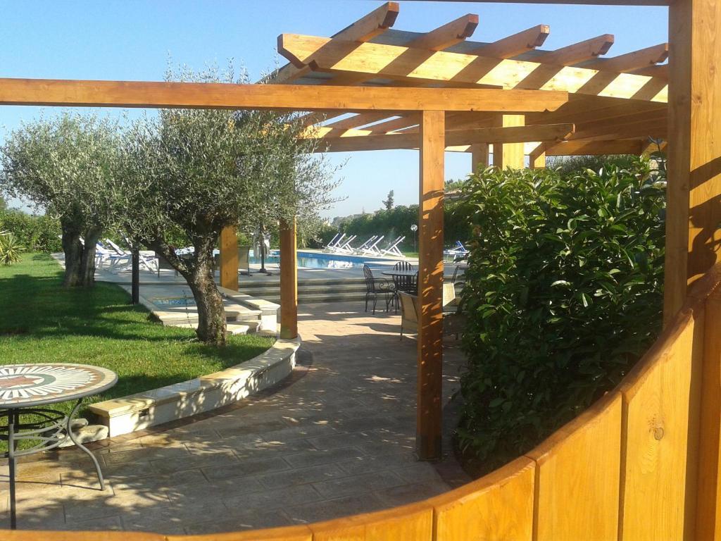 Hotel Villa Aurora Latina Kültér fotó