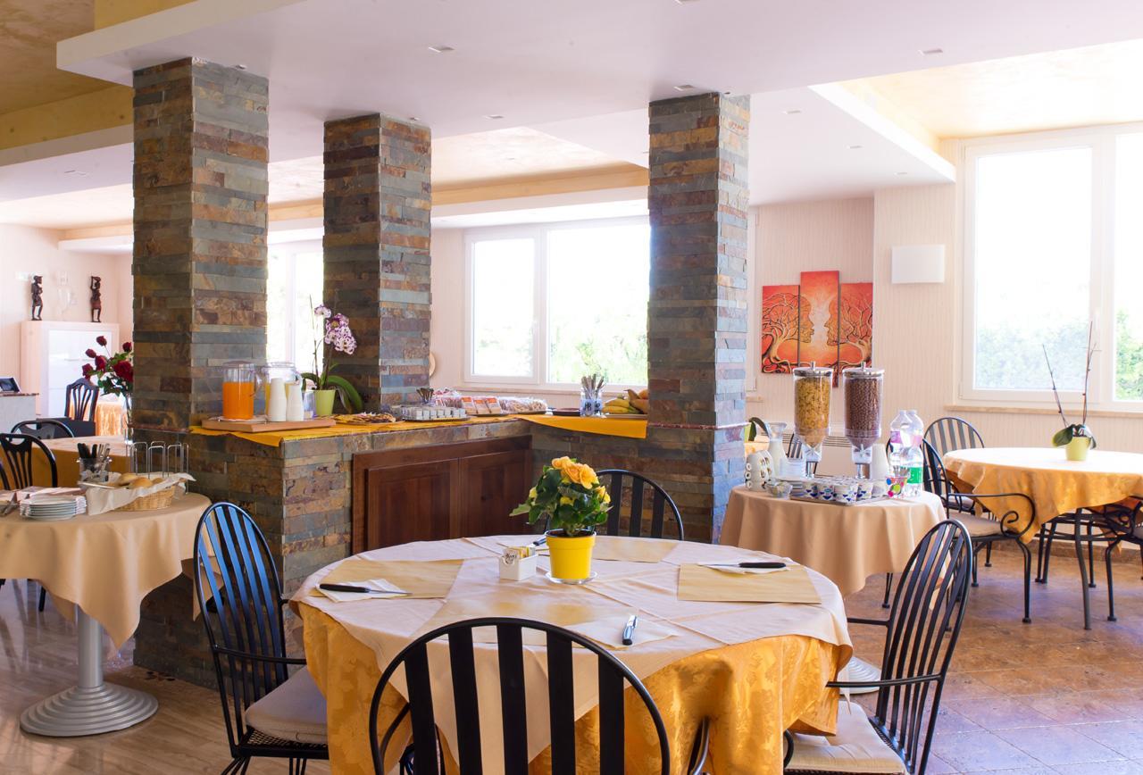 Hotel Villa Aurora Latina Kültér fotó