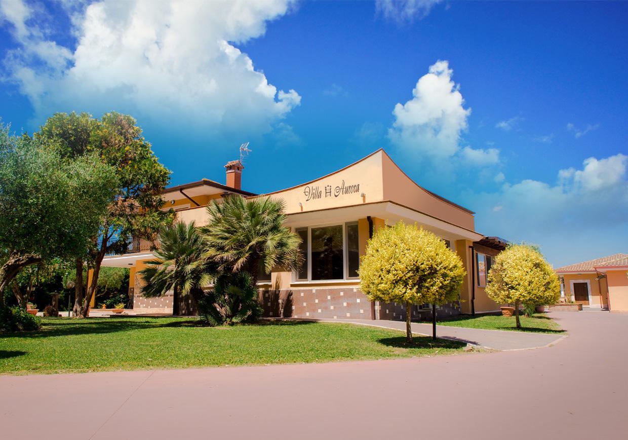 Hotel Villa Aurora Latina Kültér fotó